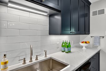 789290693-08-by_00586