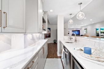 P1828567