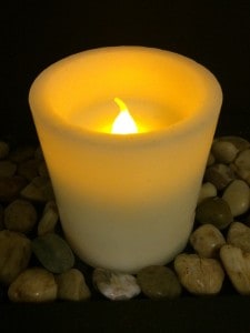 Flameless_candle,_lit