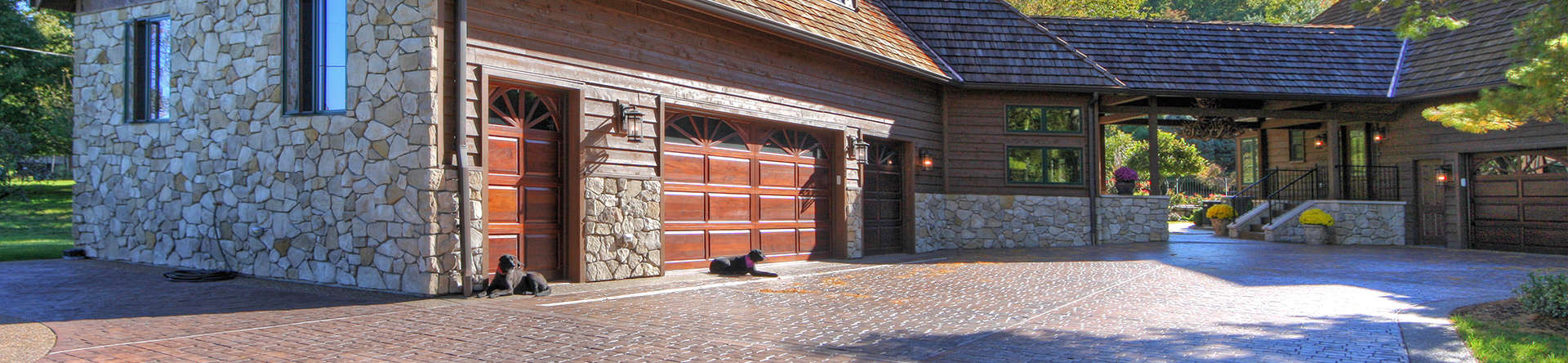 exteriors-garage-driveway